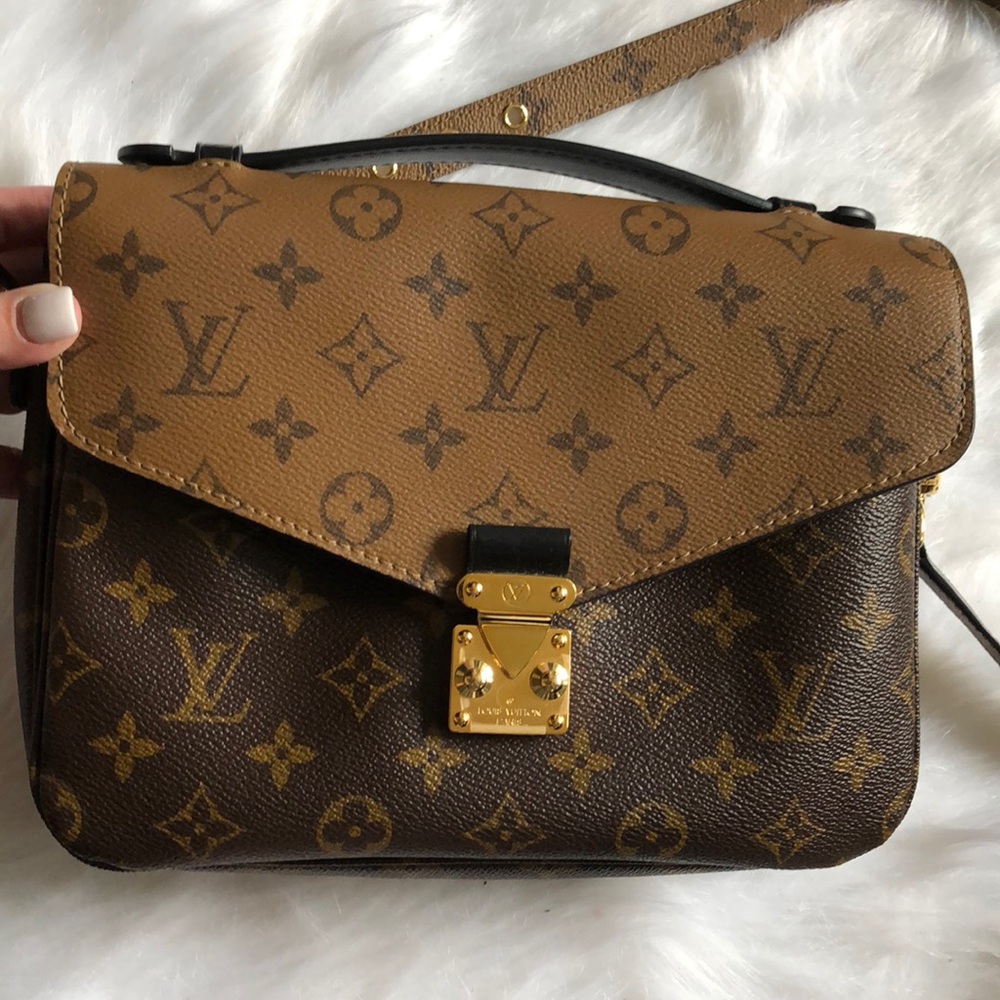 Authentic Louis Vuitton Pochette Metis - Picture 3 of 8